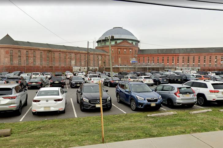 East Jersey State Prison in Rahway, New Jersey. The state Supreme Court is considering whether judges have the discretion to keep gravely ill prisoners locked up even if they meet the state's criteria for compassionate release.
